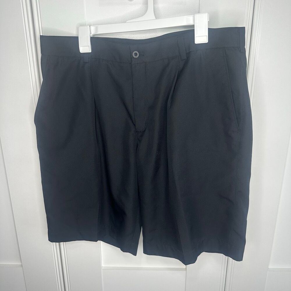 Nike black golf shorts Size 38 (w1)